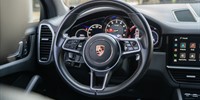 Porsche
 Cayenne
 3,0 Benzin