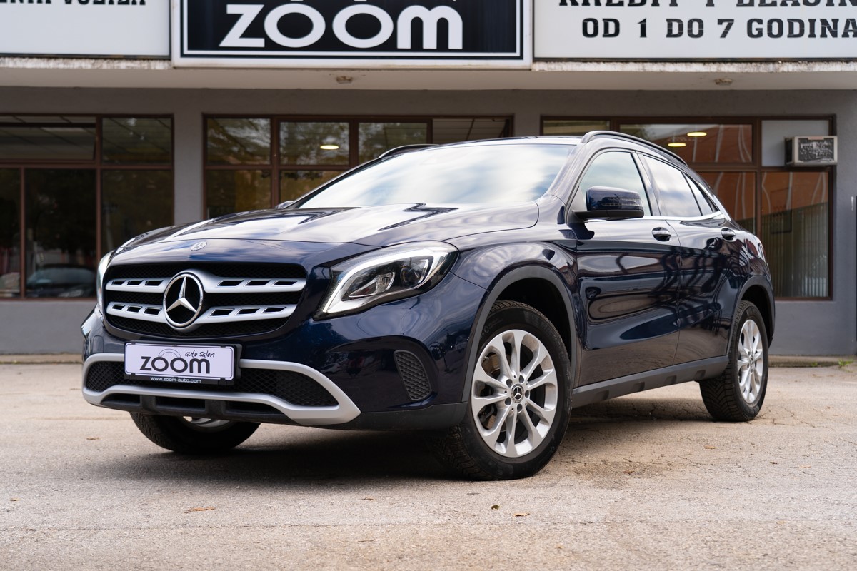 Mercedes-Benz GLA 220