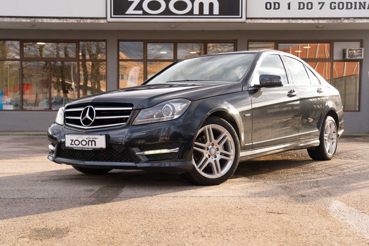 Mercedes-Benz C-Class
 200CDI