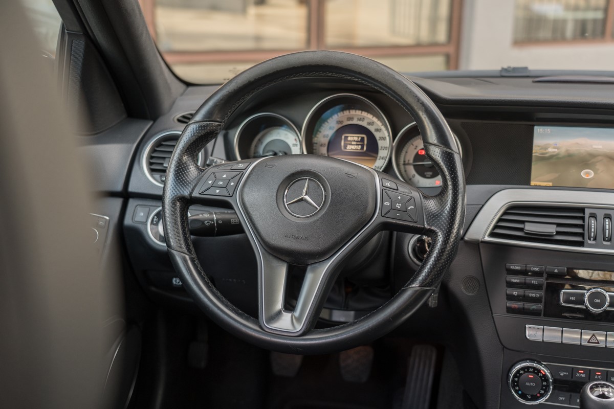 Mercedes-Benz C-Class
 200CDI