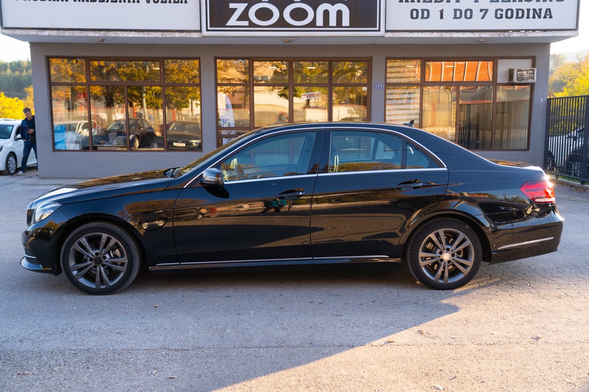 Mercedes-Benz E-Class
 E 200 CDI