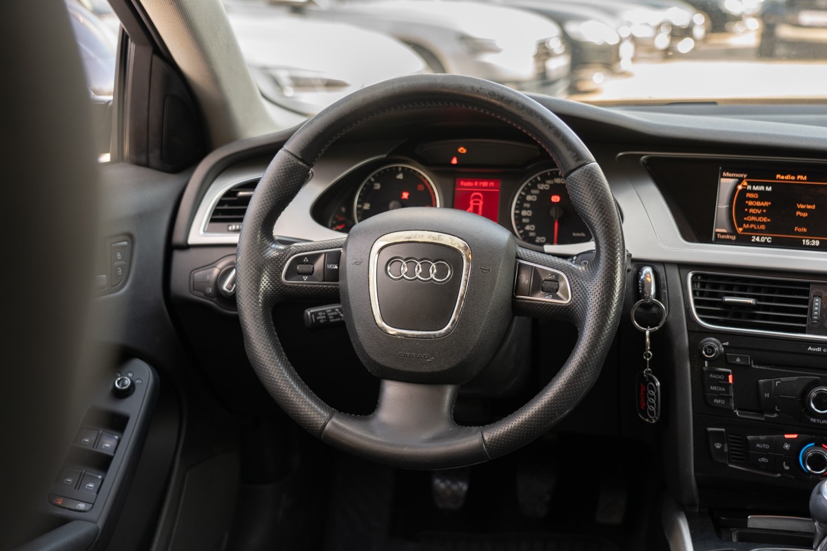 Audi A4
 2,0 TDI