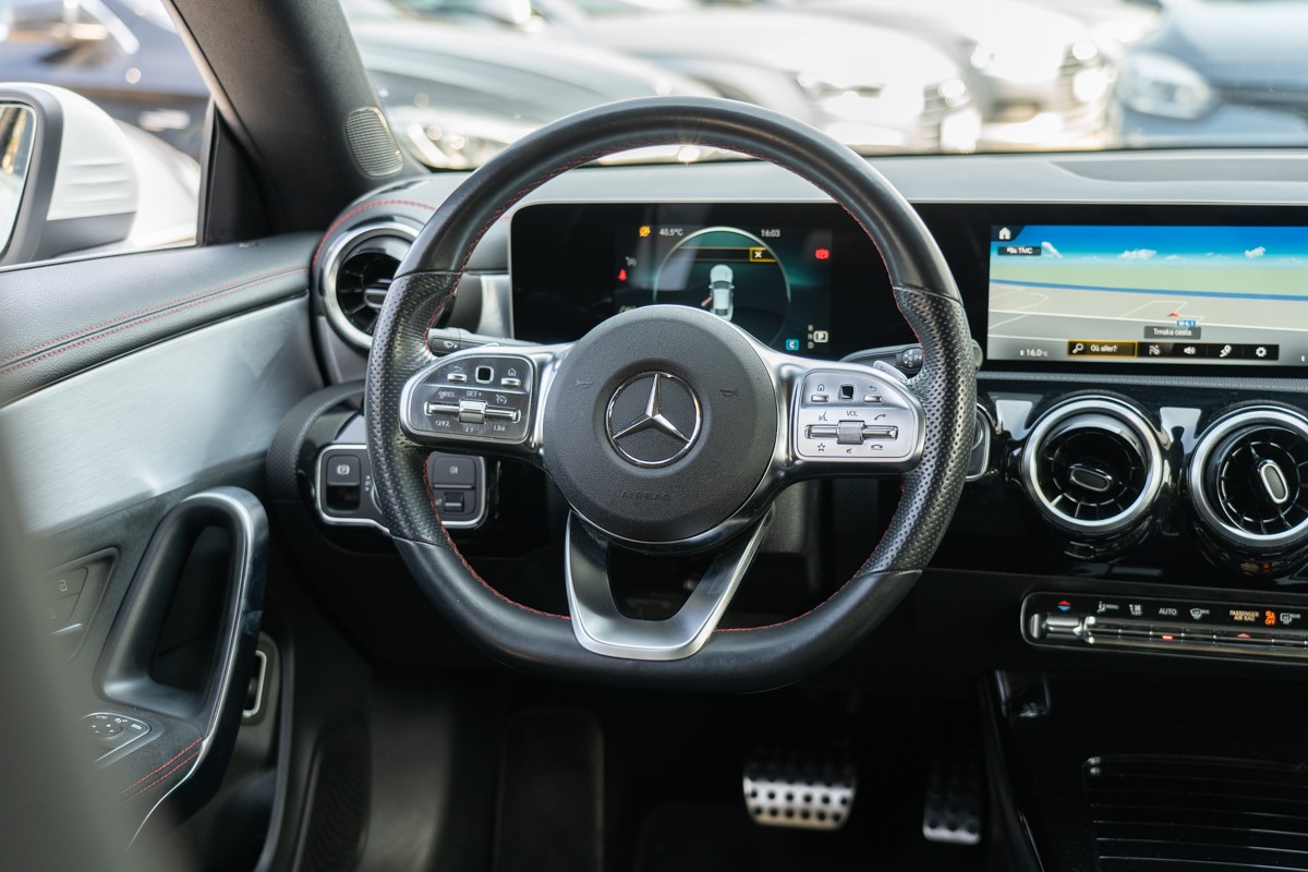 Mercedes-Benz CLA-Class 180D AMG LINE