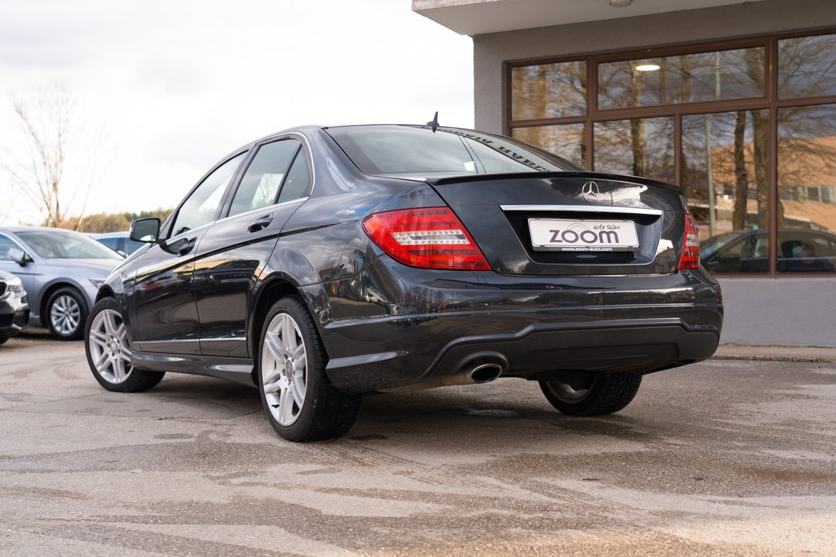 Mercedes-Benz C-Class
 200CDI