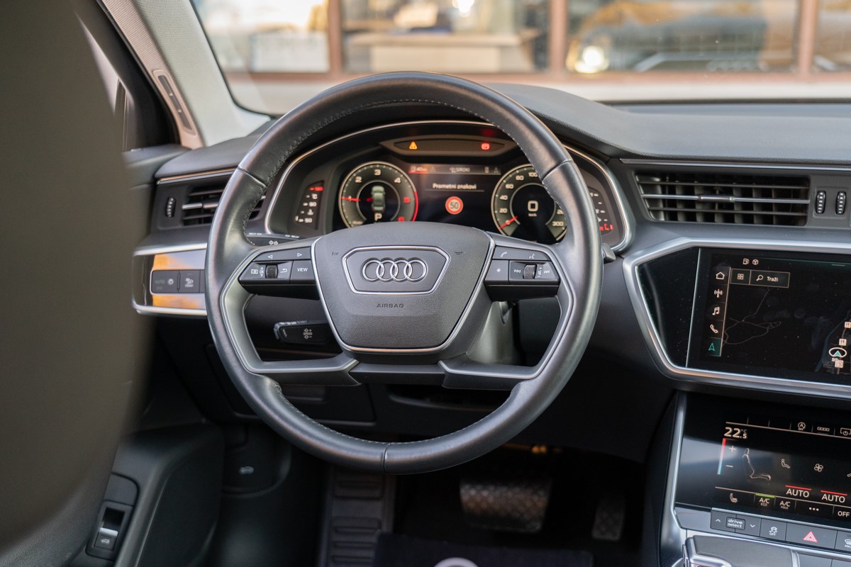 Audi A6
 40 TDI