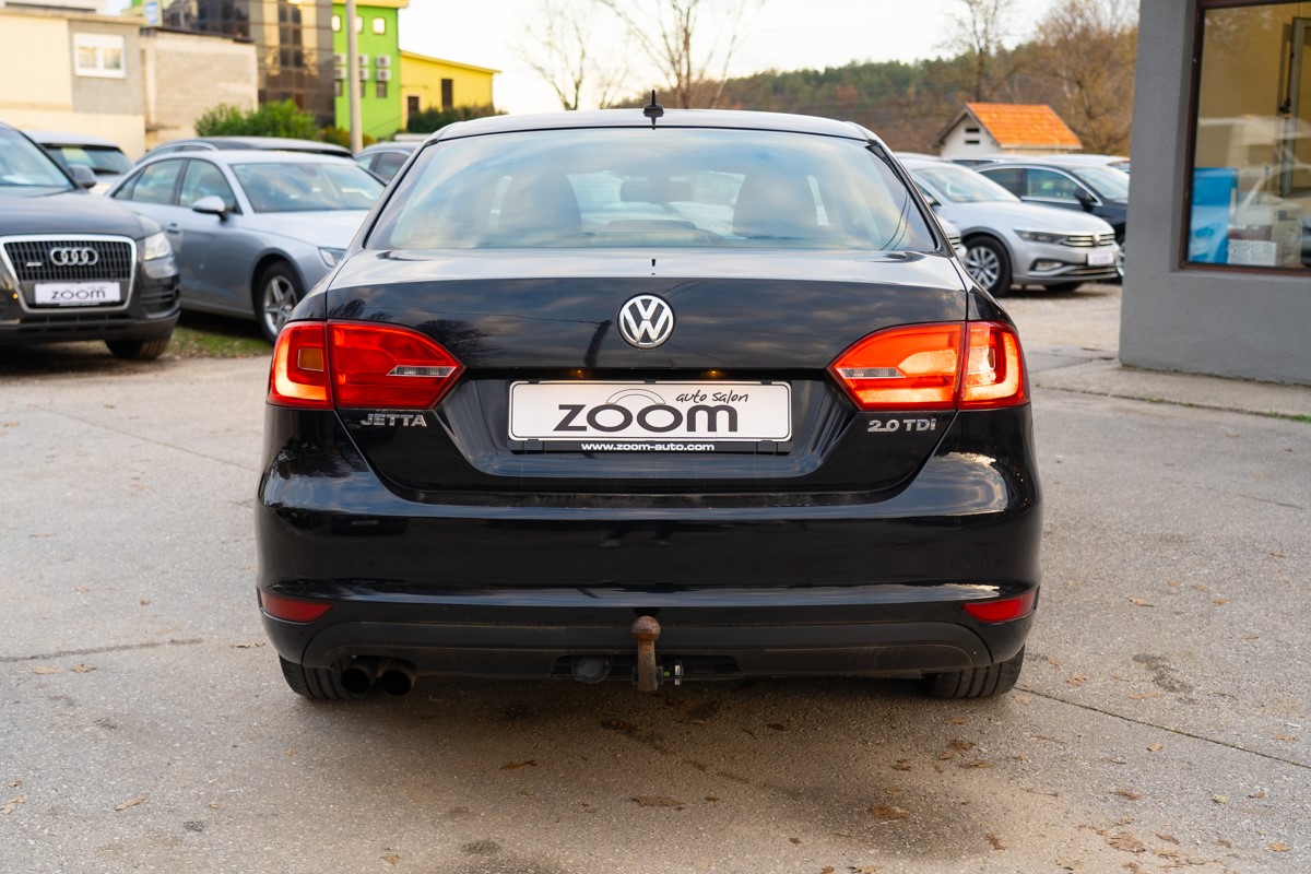 Volkswagen Jetta
 2.0 TDI