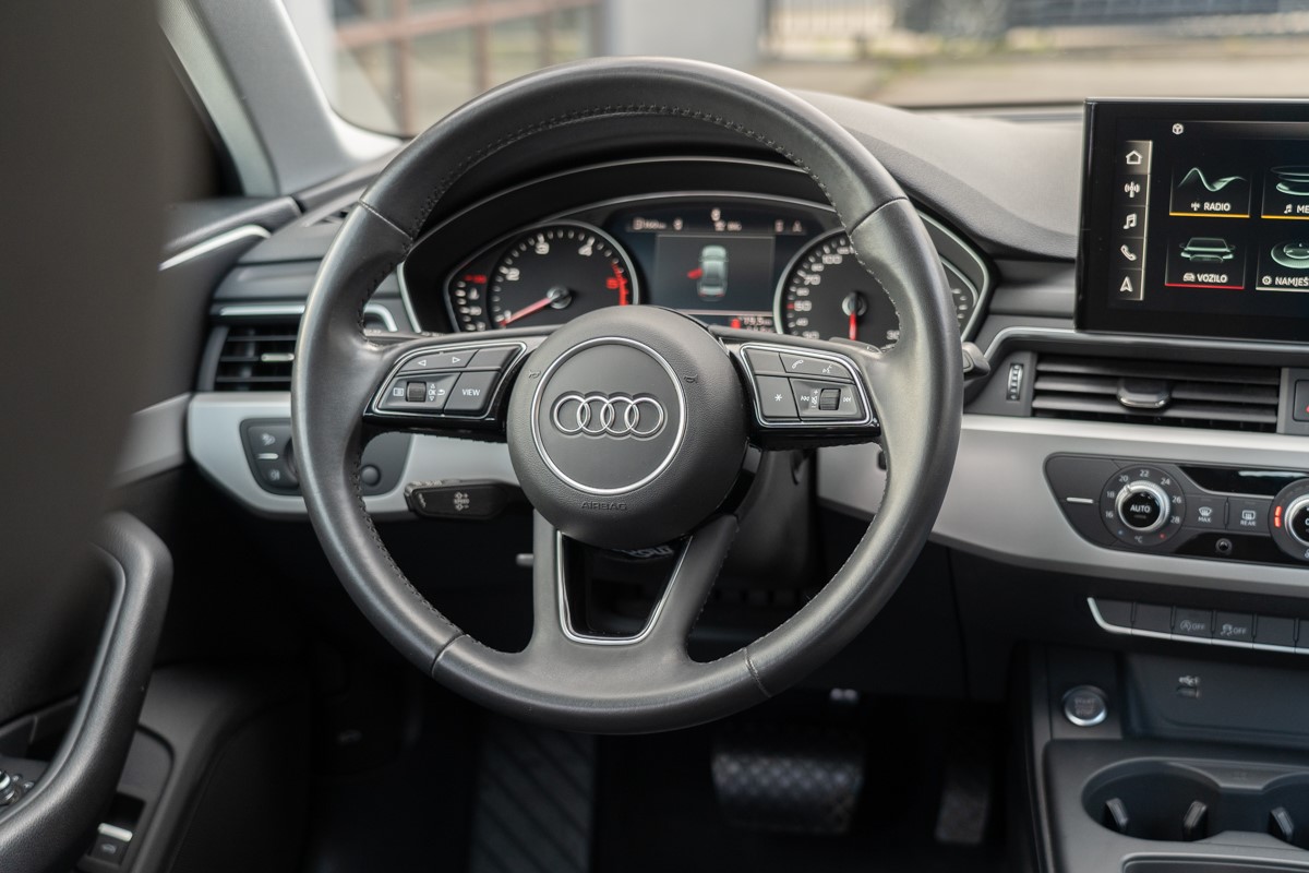 Audi A4
 2,0 TDI