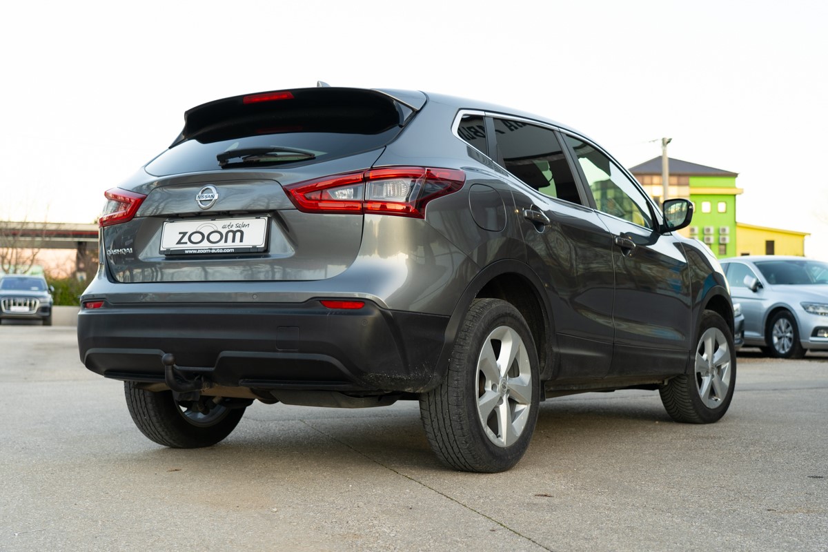 Nissan
 Qashqai 1.5DCI