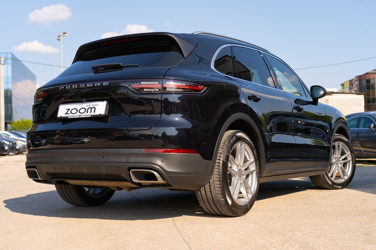 Porsche
 Cayenne
 3,0 Benzin