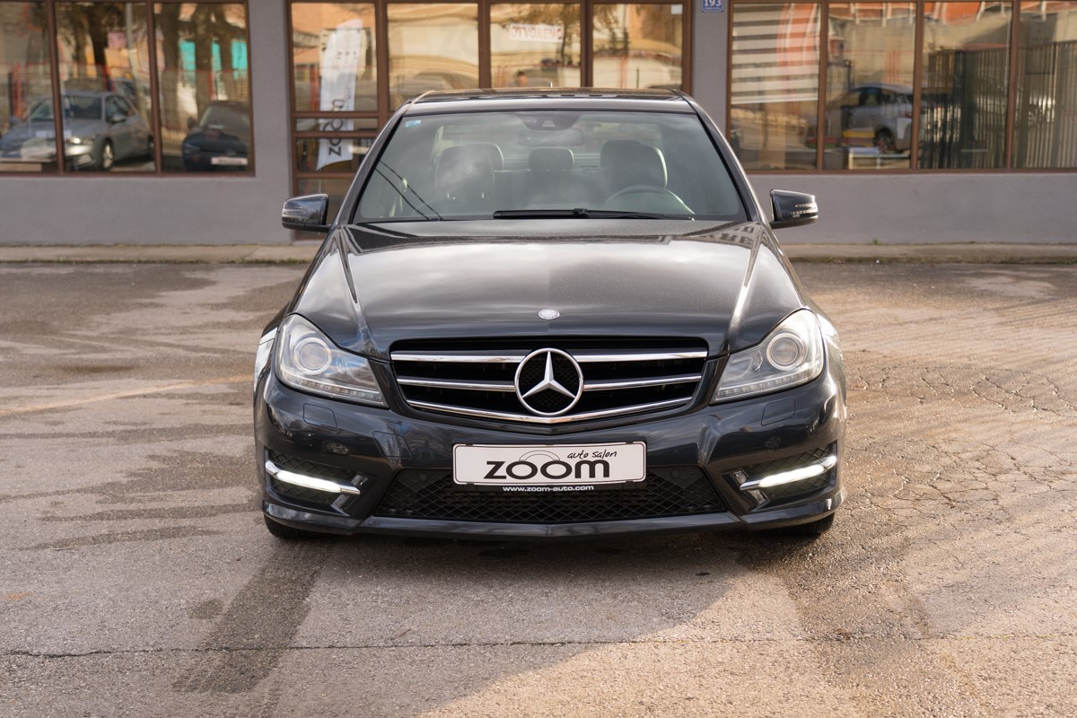 Mercedes-Benz C-Class
 200CDI