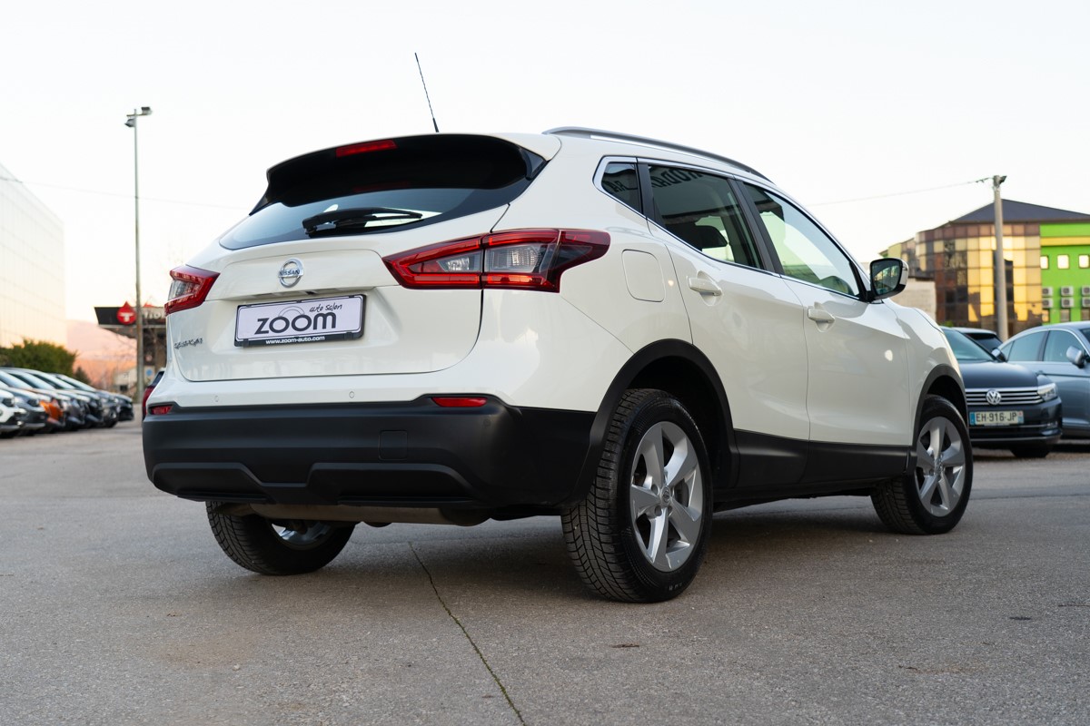 Nissan
 Qashqai 1.6DCI