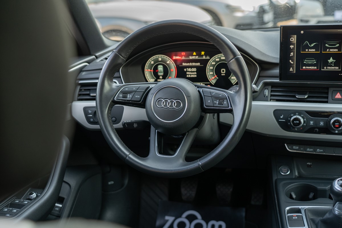 Audi A4
 30 TDI