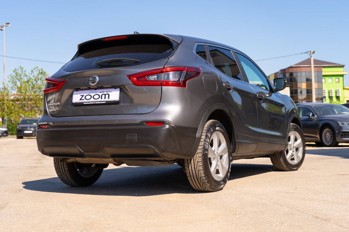 Nissan
 Qashqai 1.5 DCI