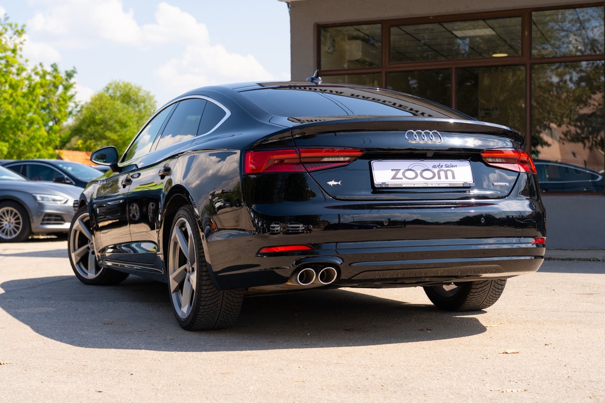 Audi A5
 30 TDI S-LINE QUATTRO 