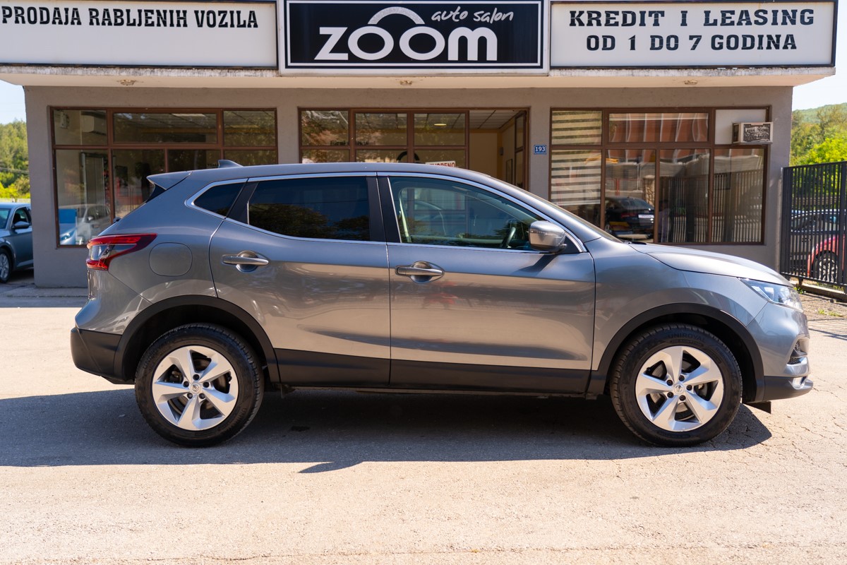 Nissan
 Qashqai 1.5 DCI