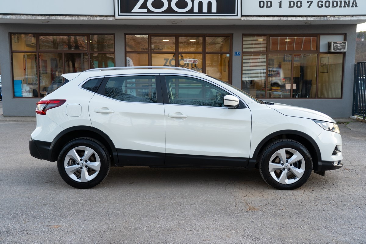 Nissan
 Qashqai 1.6DCI