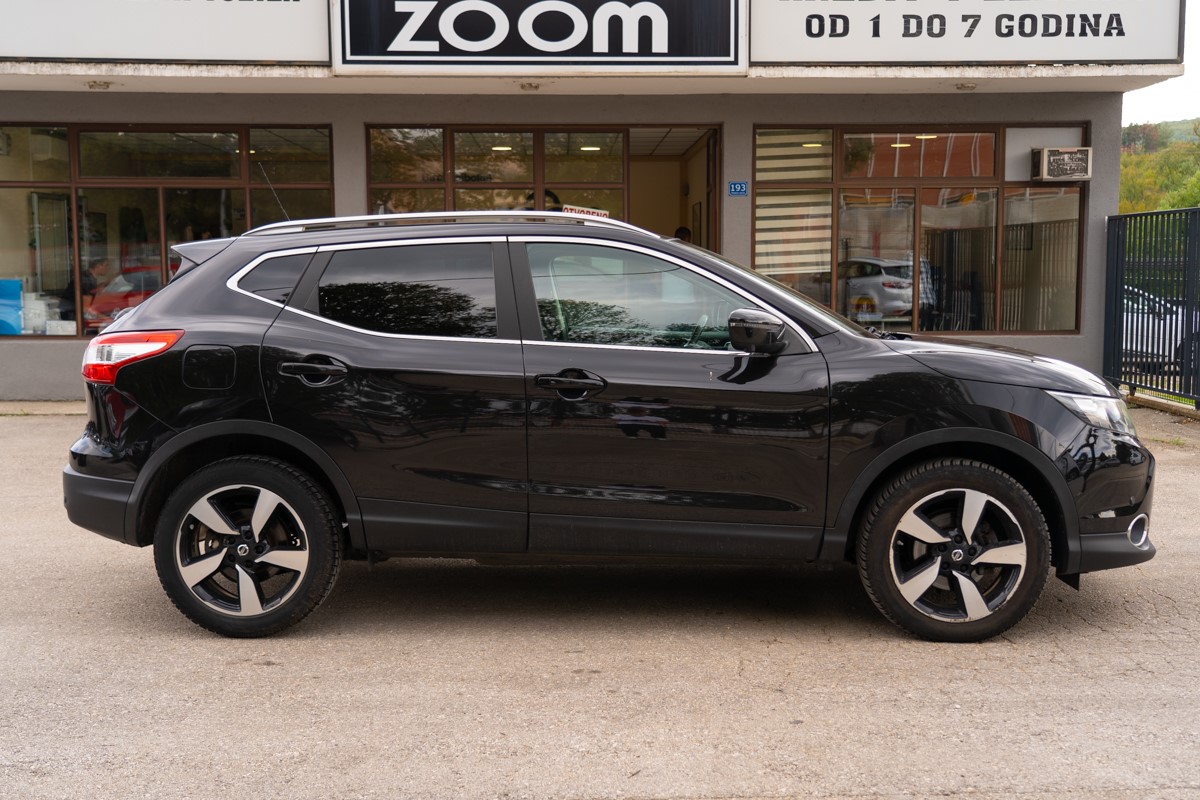 Nissan
 Qashqai 1,6 DCI