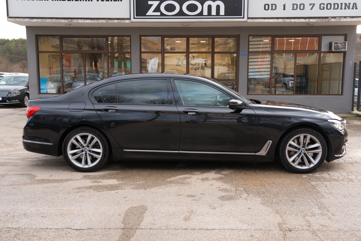 BMW
 750
 3.0D