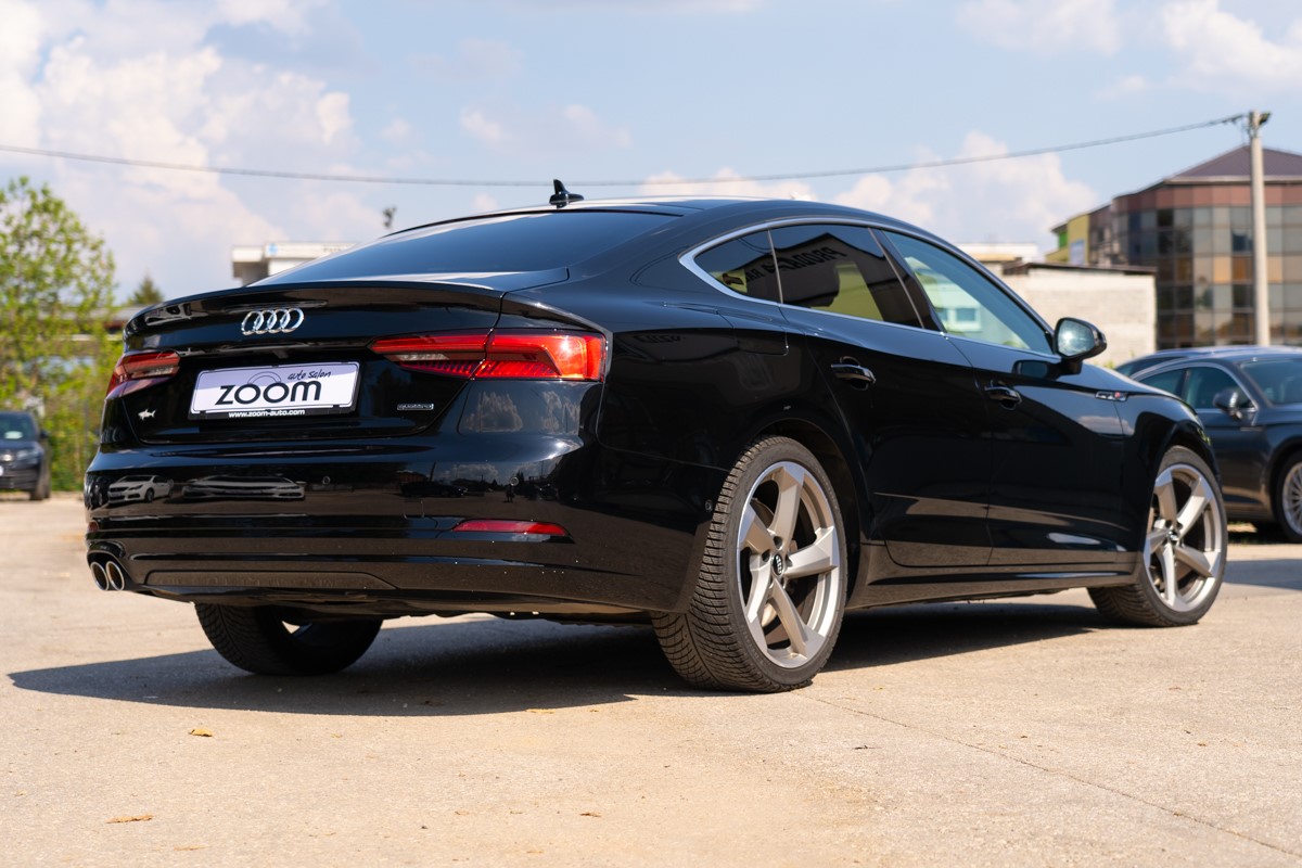 Audi A5
 30 TDI S-LINE QUATTRO 