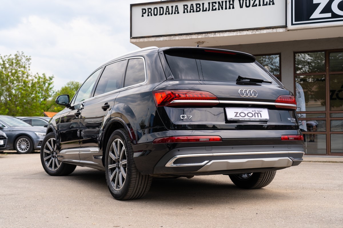 Audi Q7
 3,0 TDI QUATTRO