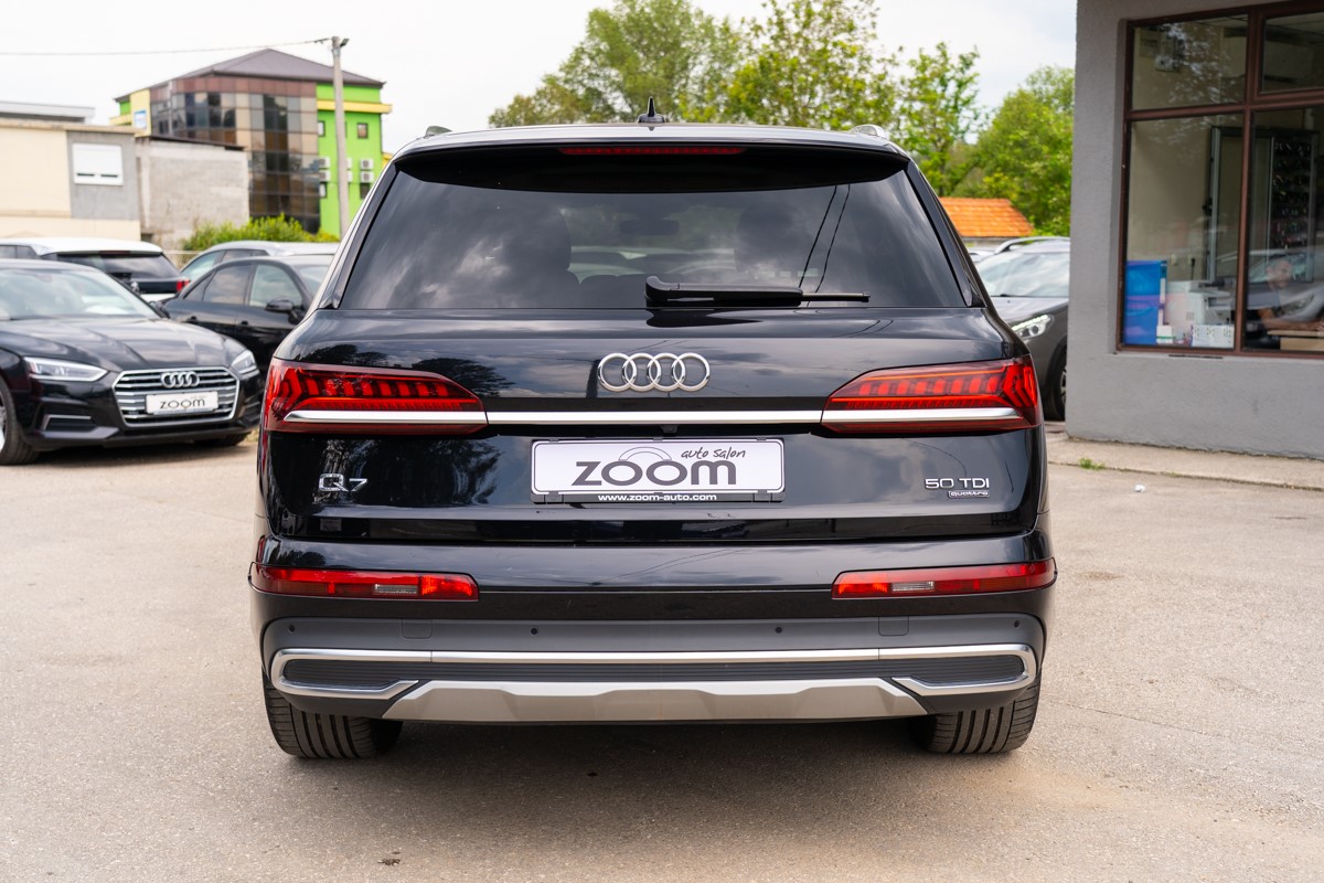 Audi Q7
 3,0 TDI QUATTRO