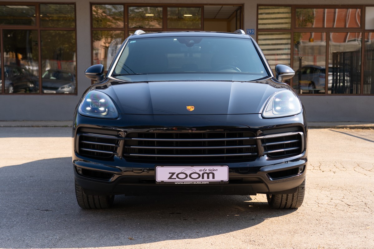 Porsche
 Cayenne
 3,0 Benzin