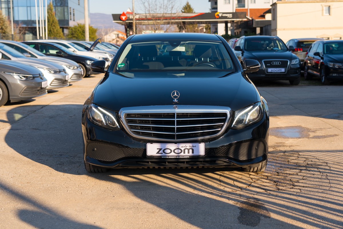 Mercedes-Benz E-Class
 220D 4MATIC