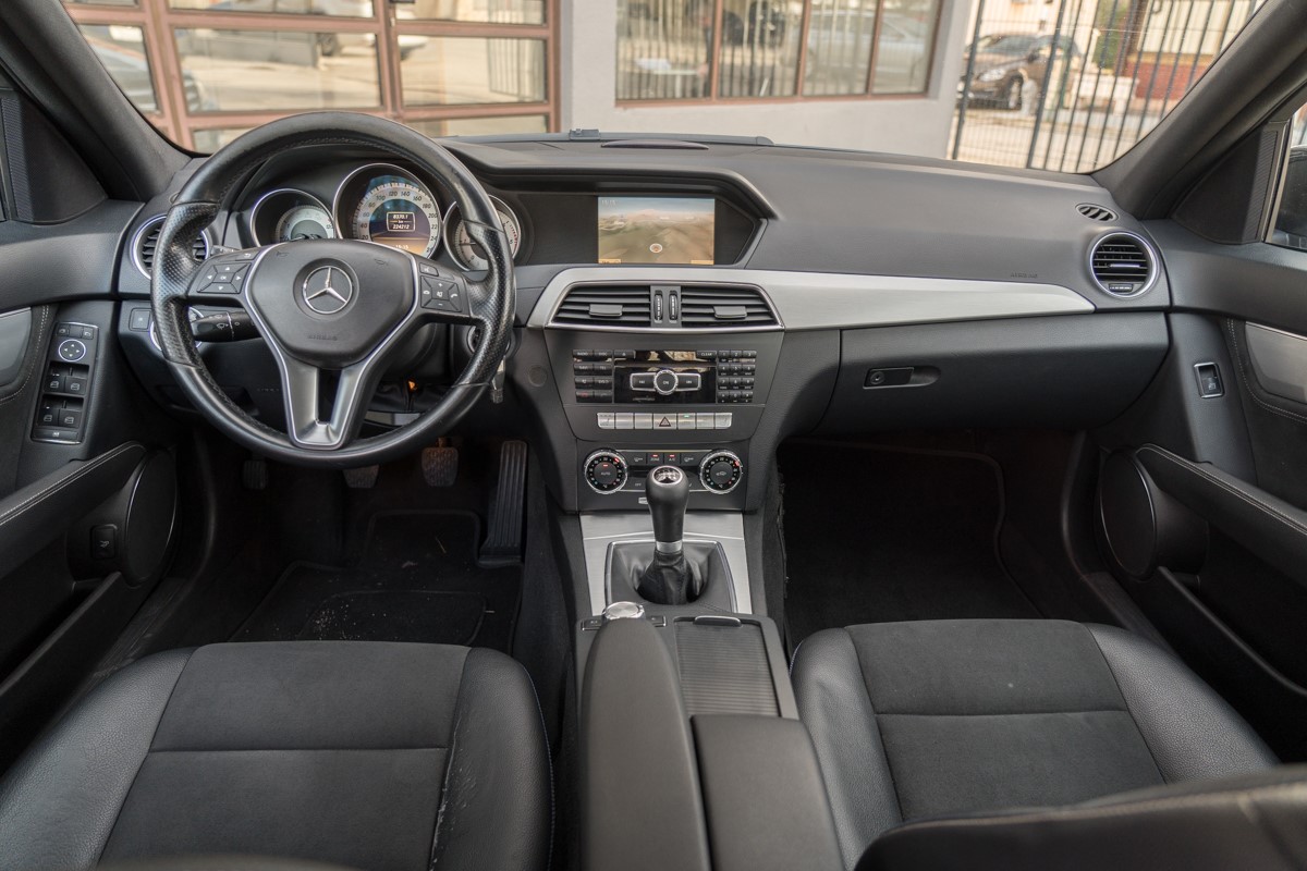 Mercedes-Benz C-Class
 200CDI