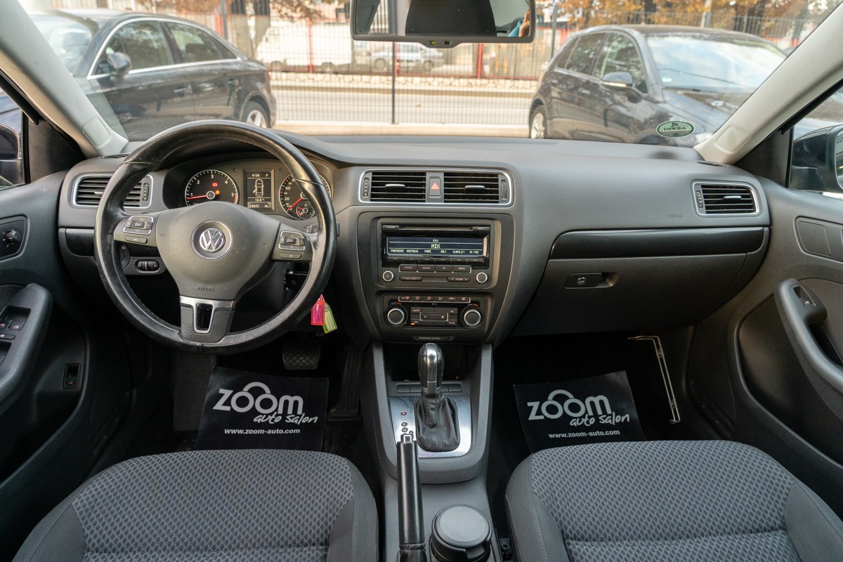 Volkswagen Jetta
 2.0 TDI