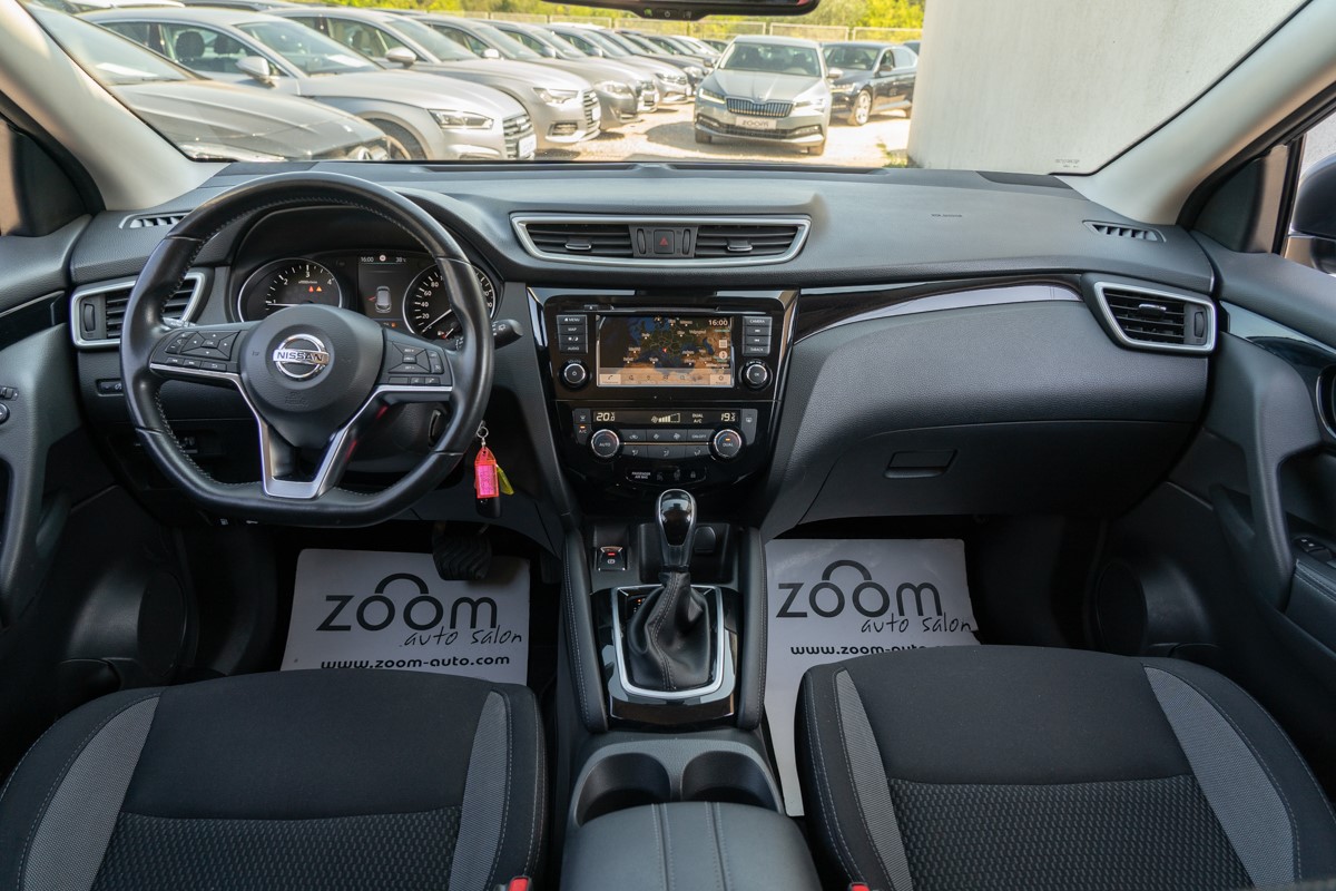 Nissan
 Qashqai 1.5 DCI