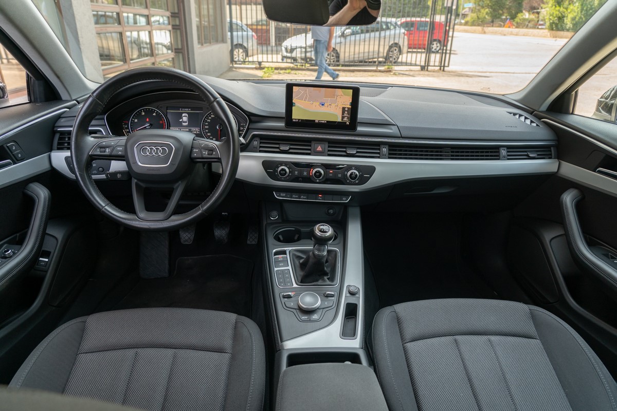 Audi A4
 2.0 TDI