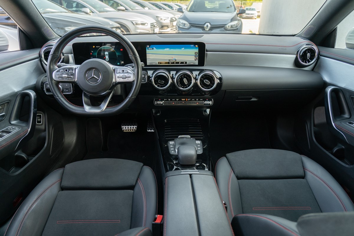 Mercedes-Benz CLA-Class 180D AMG LINE