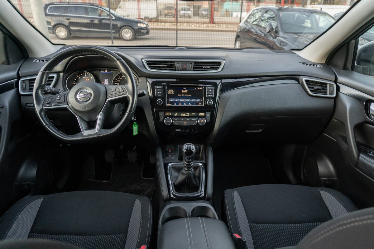 Nissan
 Qashqai 1.5DCI