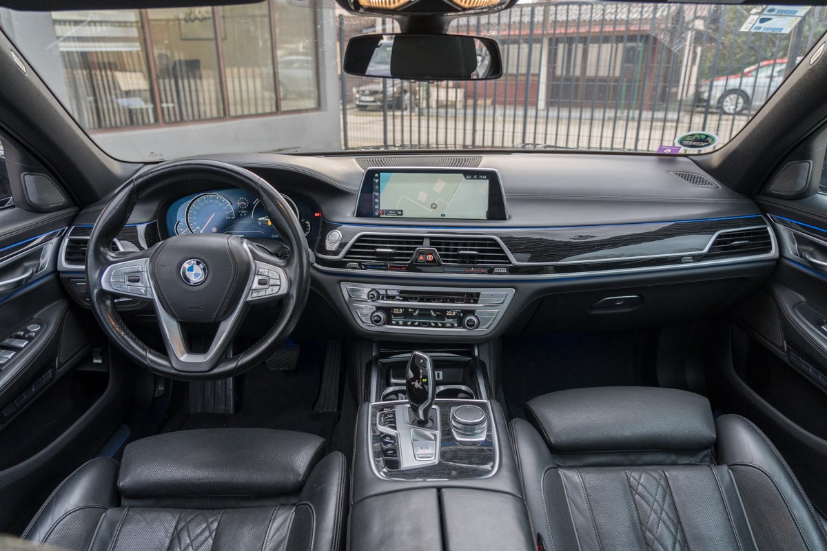 BMW
 750
 3.0D