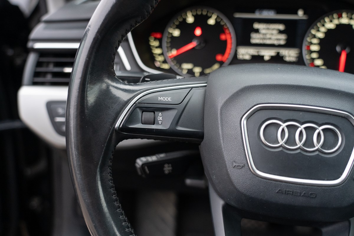 Audi A4
 2.0TDI